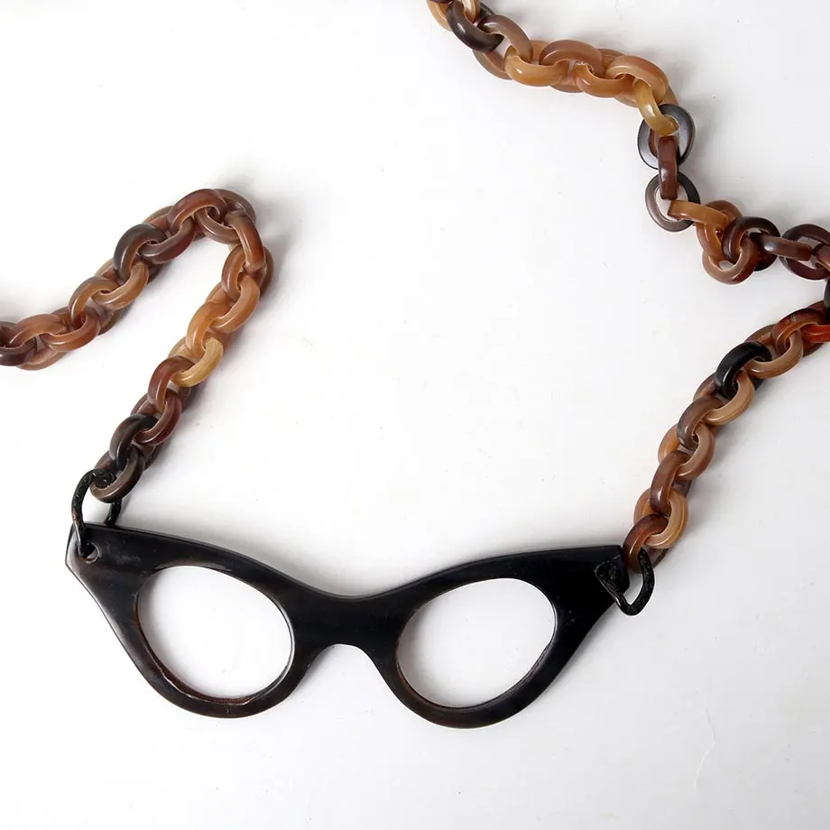 Necklace w/ Chain in Horn Strap w/ Cat Eye-shaped Frame Pendant, image 3
