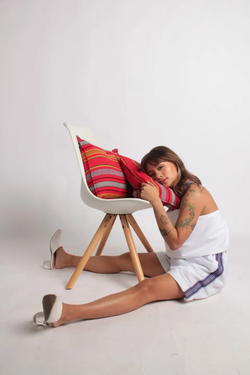 Paglaya Pillow in Rosas, image 4