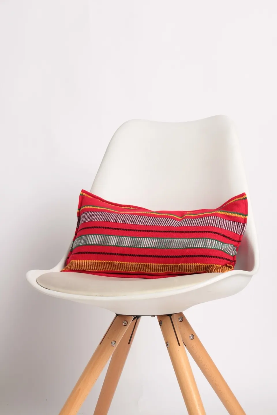Paglaya Pillow in Rosas, image 5