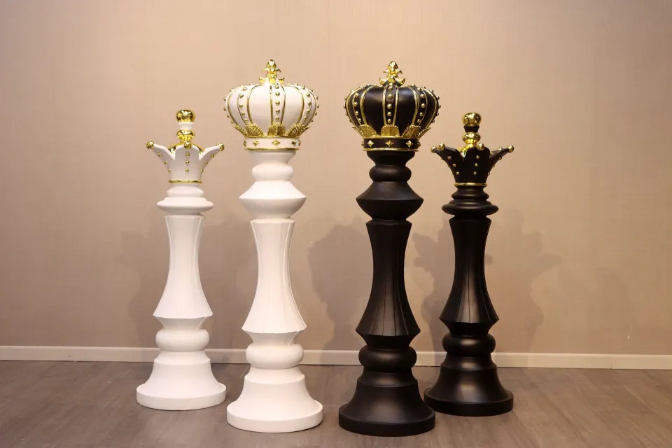 Giant Chess pieces, image 6