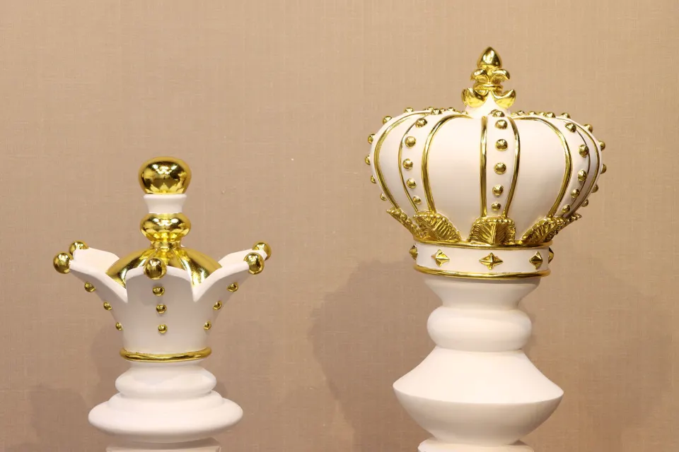 Giant Chess pieces, image 9
