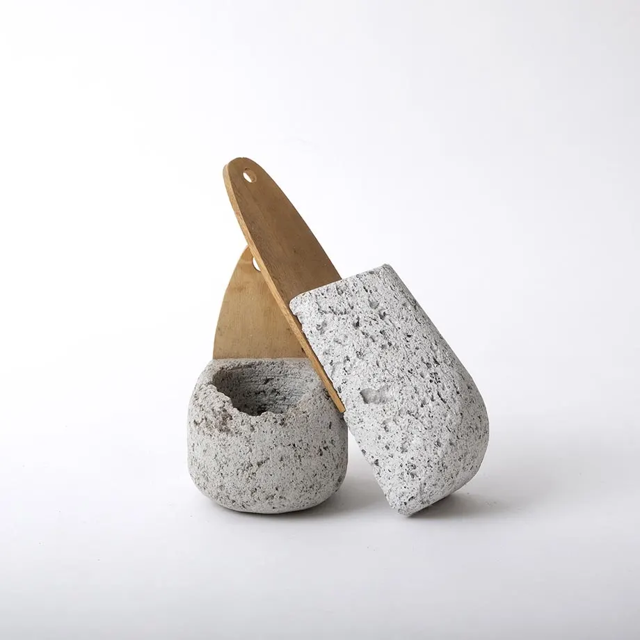 2504 & 2506 Wall-hanging flower vase, image 1