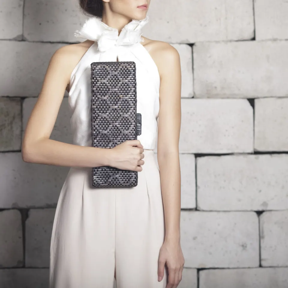 Bee Clutch, image 4