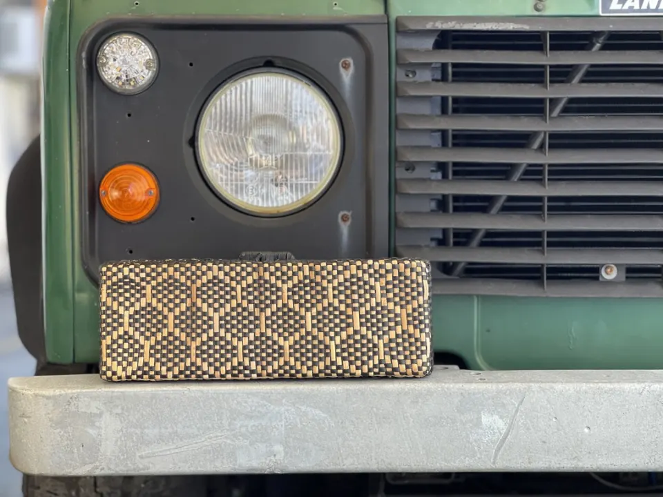 Bee Clutch, image 2