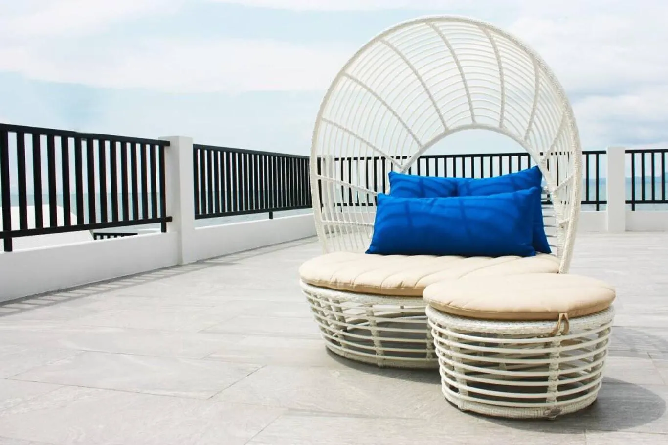 OUTDOOR+SOLUTIONS