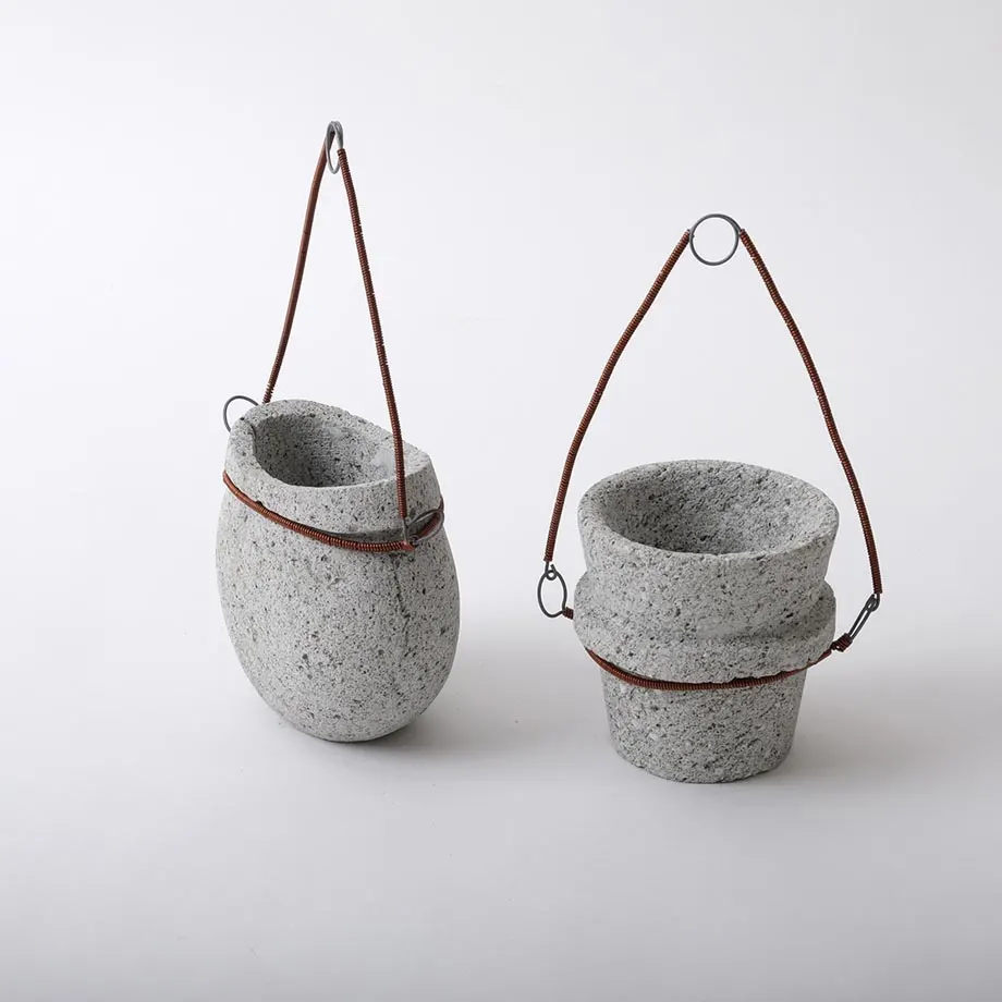 2701, 2702 – Wall-hanging flower vase, image 1