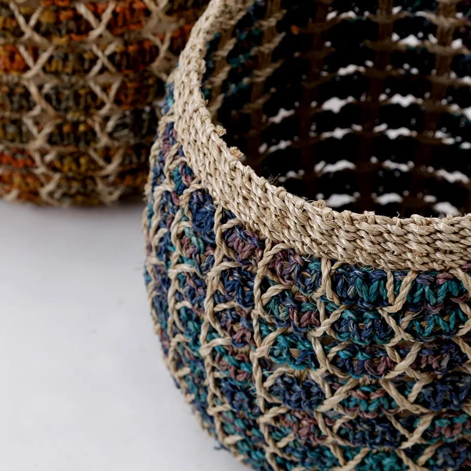 Round Bulging Tahiti Basket with Centipede Insert Design Set of 2, image 1