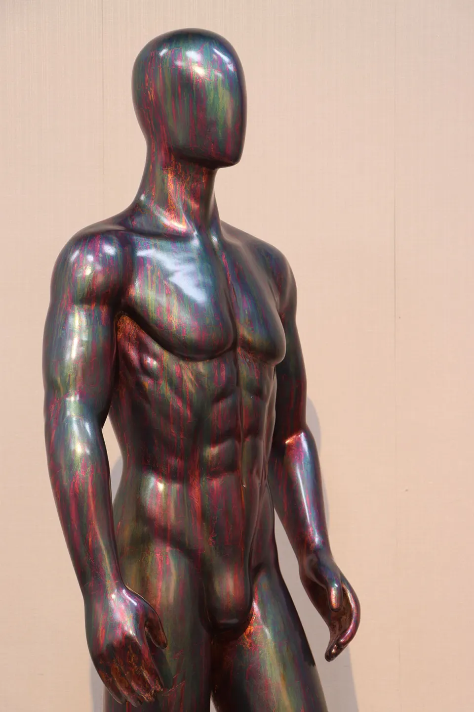 Hunky and Belle Lume in acid metallic finish, image 5