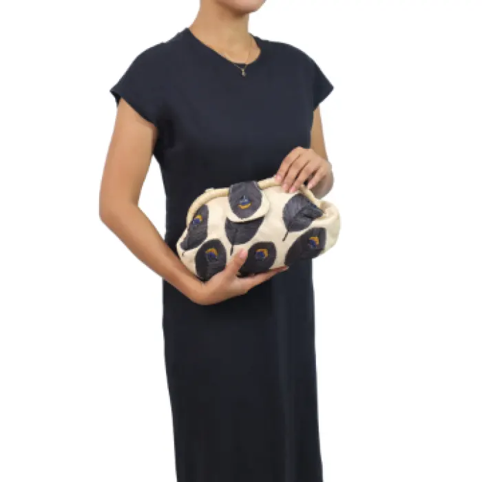 Peacock Feathers Signature Basic Clutch, image 4