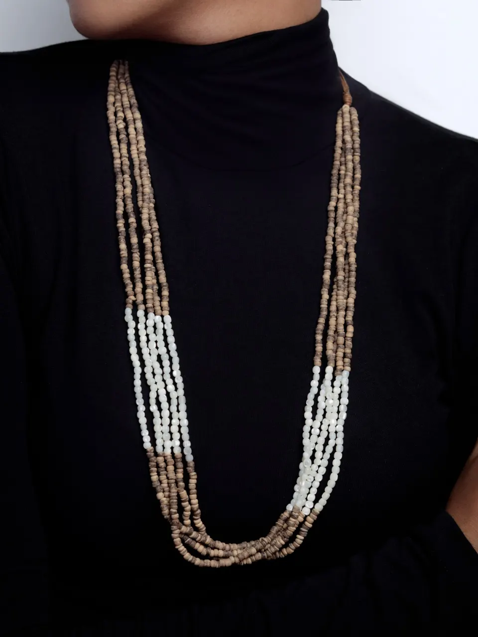 WHITE MOTHER OF PEARL AND COCO BEADS MULTIPLE STRAND, image 3