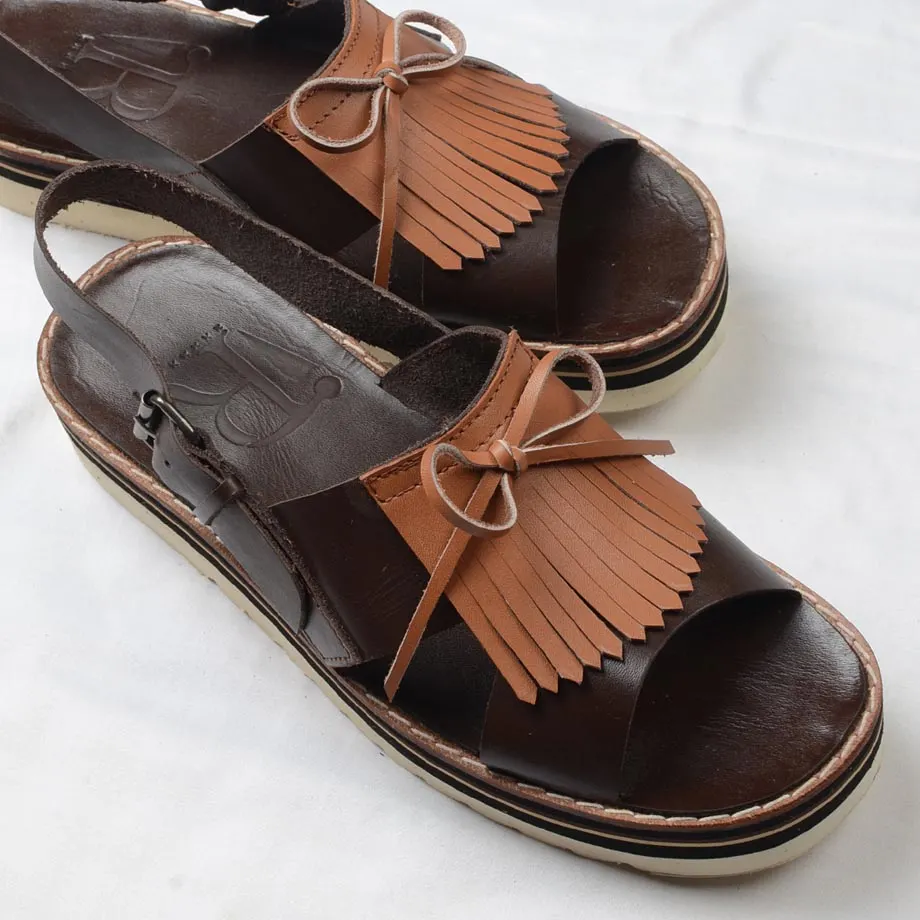 The Riley in Caramel, image 3