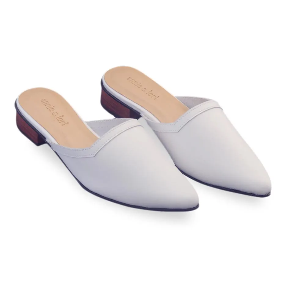 Meghan in White, image 2
