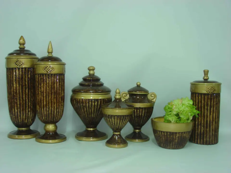 Urns, image 1