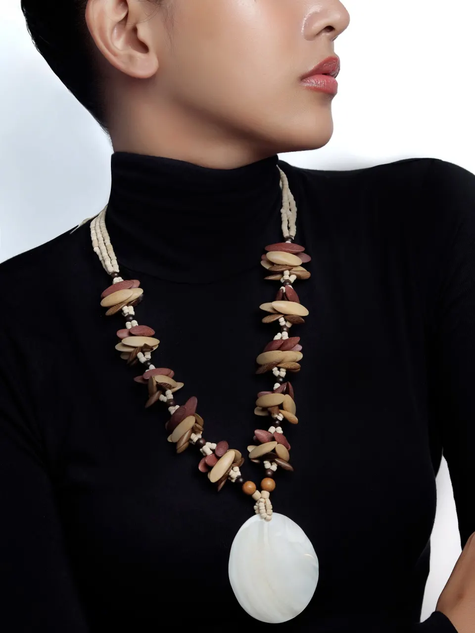 CABEBE OVAL W/ WOOD SIDE SLICE NECKLACE, image 1