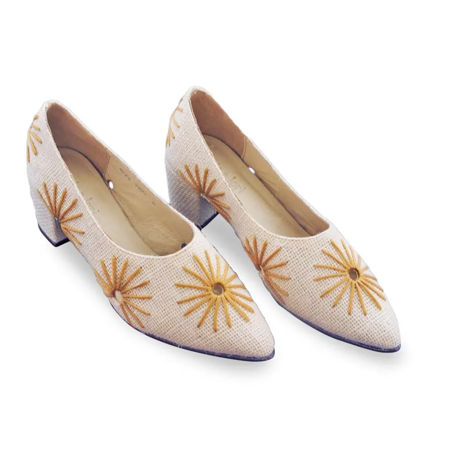 Sako Pump in White , image 2