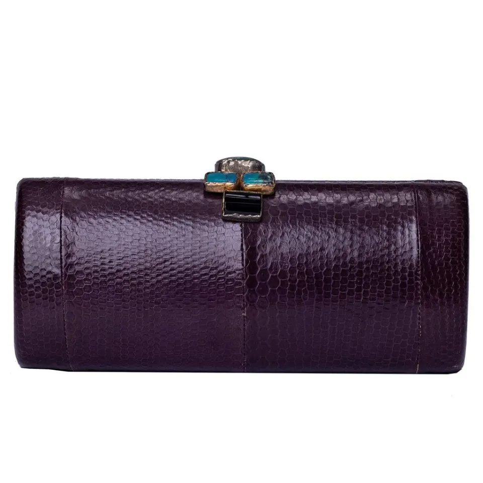 Aurelia clutch, image 1