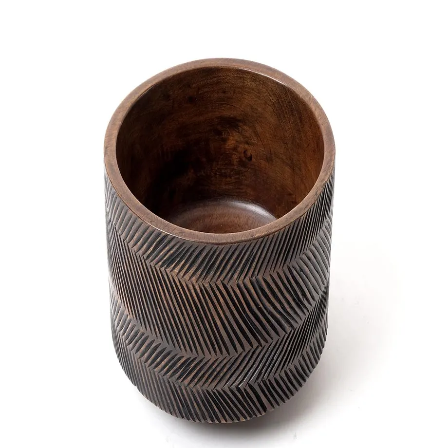 AMB20-01 Round footed bowl with carving, image 1