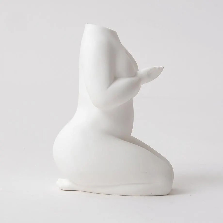 KNEELING YOGA POSE VASE , image 3