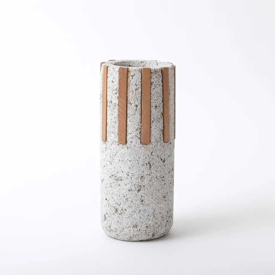 2507 – Flower vase, image 1