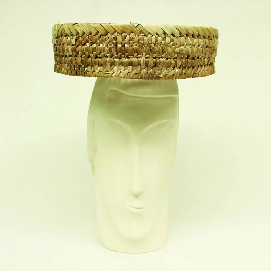 Manuglibud Vase
