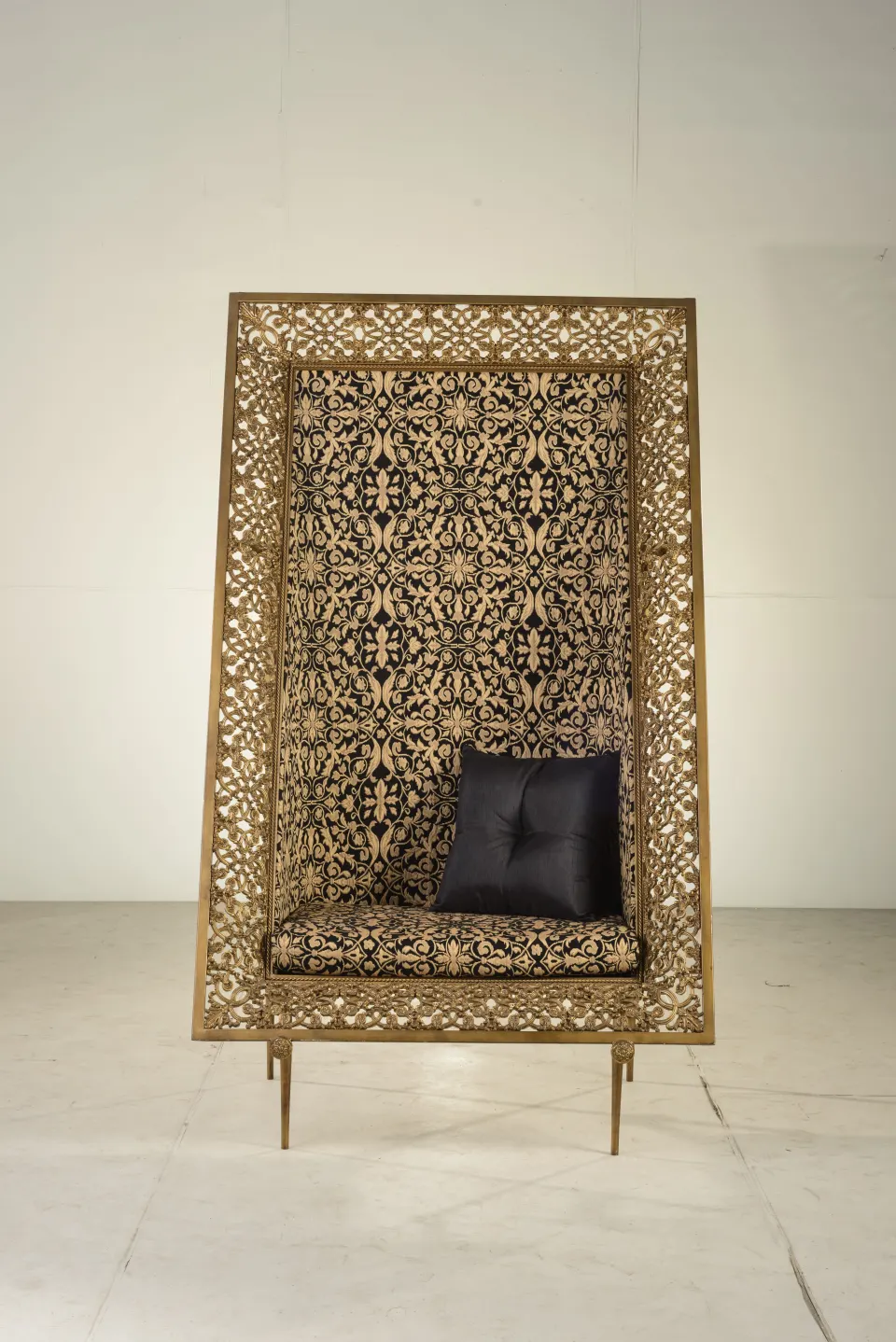 Golden Sheik Frame Chair, image 2
