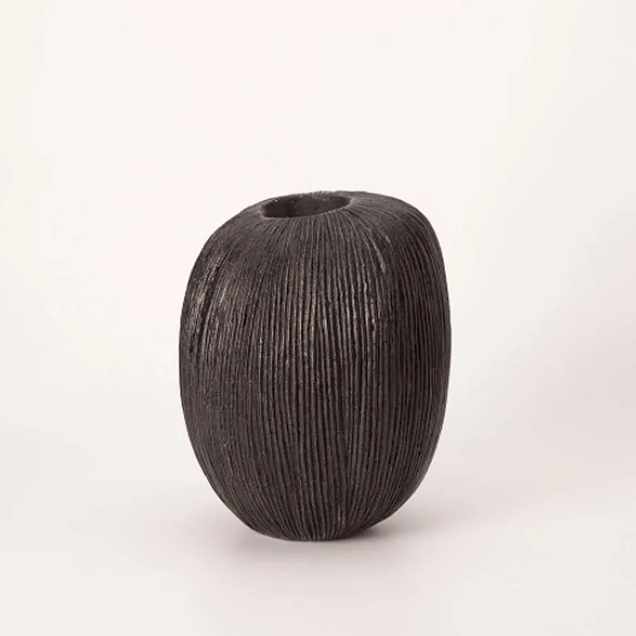 Vasti Vase, image 1