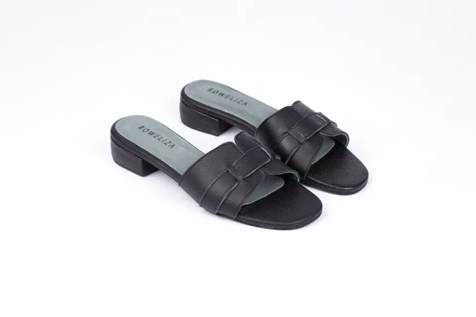 Footwear 4, image 2