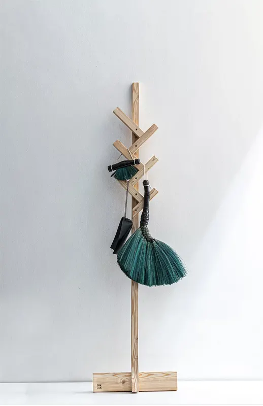 Tombo Hanger, image 4
