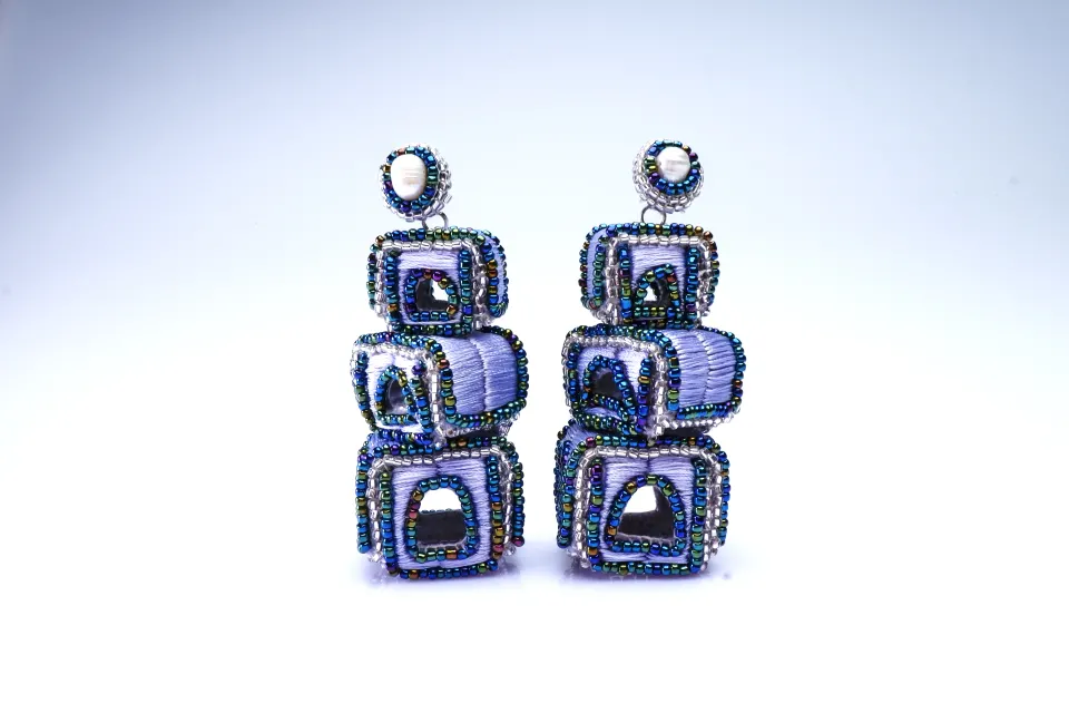 Close Your Eyes Earrings, image 1