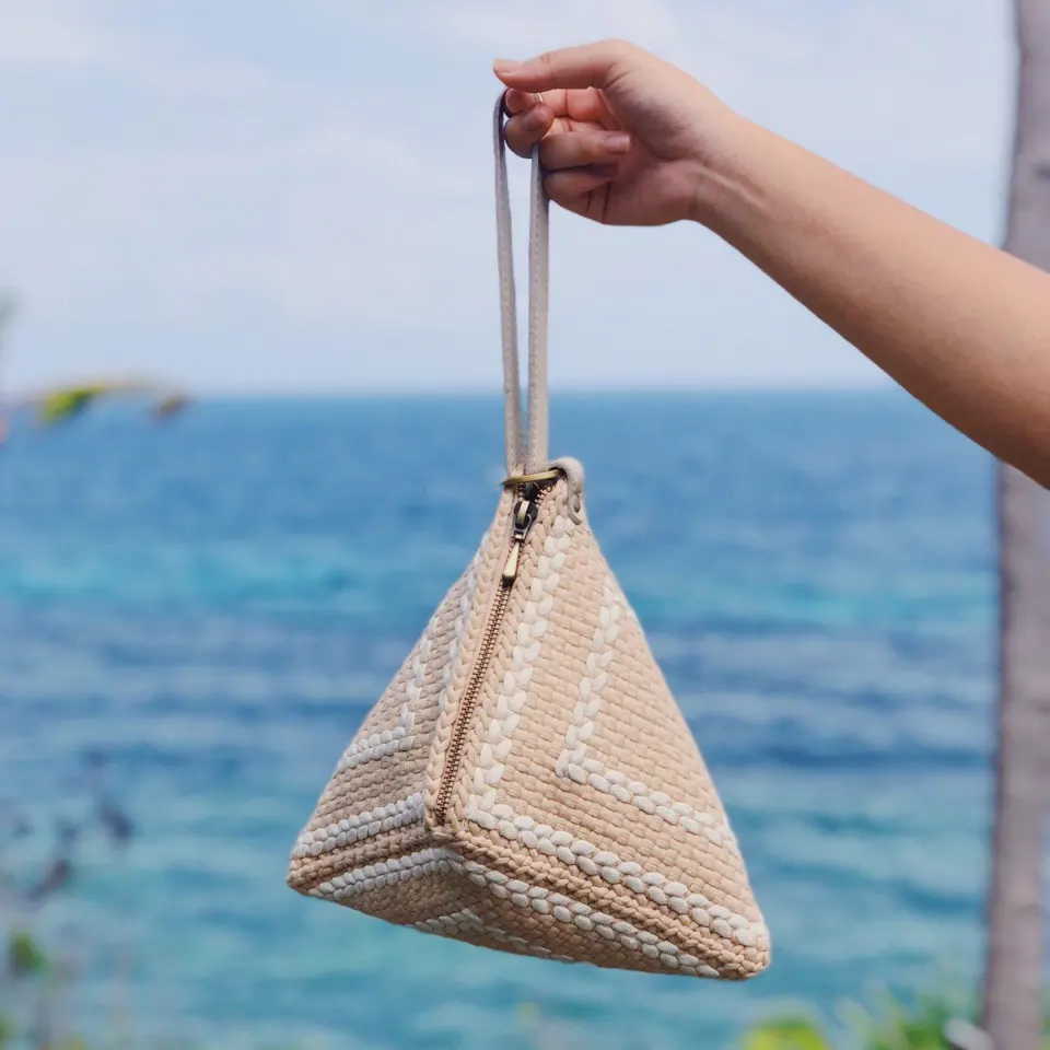 Puso Pyramid Bag