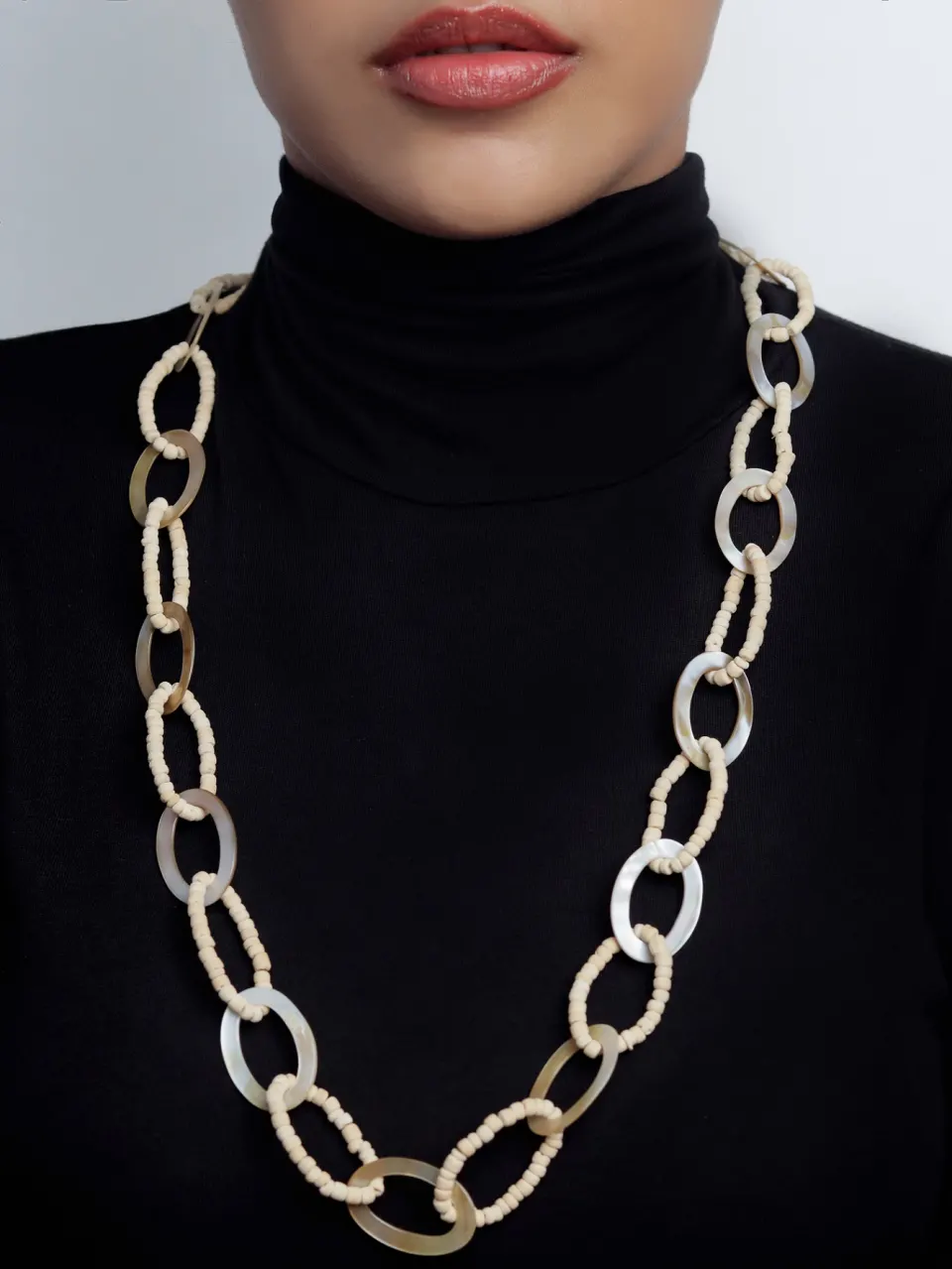 CABEBE OVAL CHAIN W/ COCO BEADS, image 3