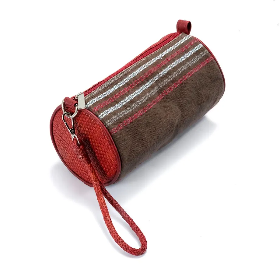 Sara (Red), image 1