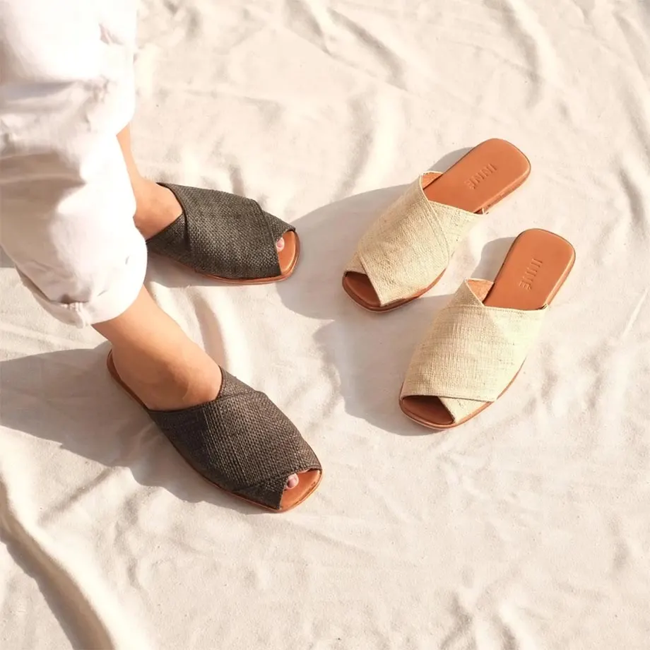 KARA Wide Cross-Strap Slide, image 4