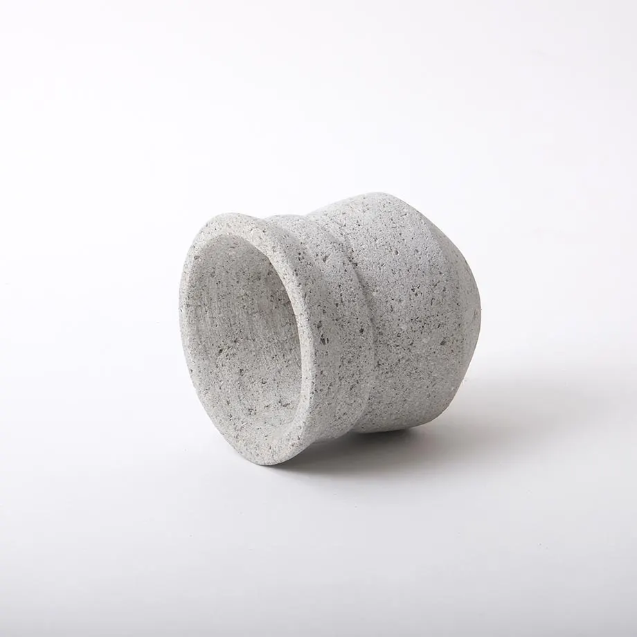 2649 - Urn, image 3