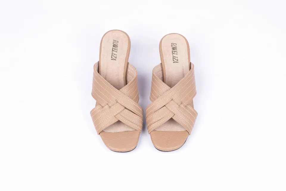 Footwear 5, image 1