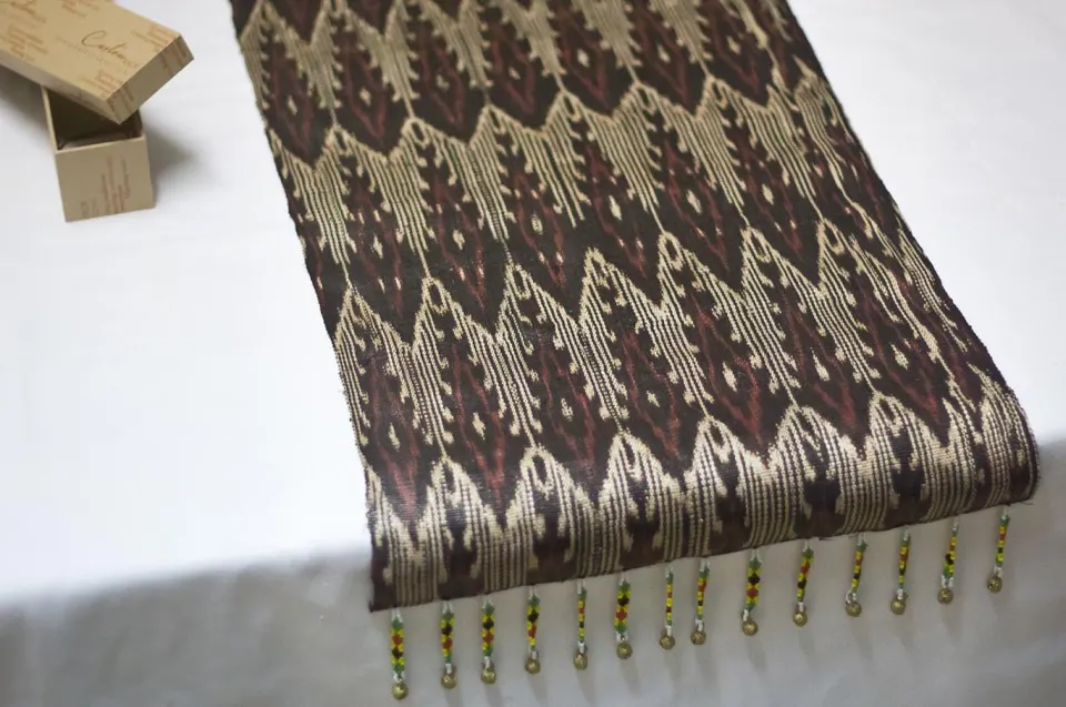 T’nalak Table Runner, image 2
