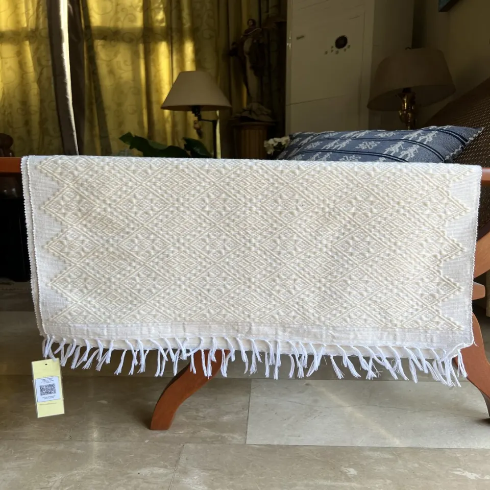 Queen’s Diamond Bed Runner, image 3