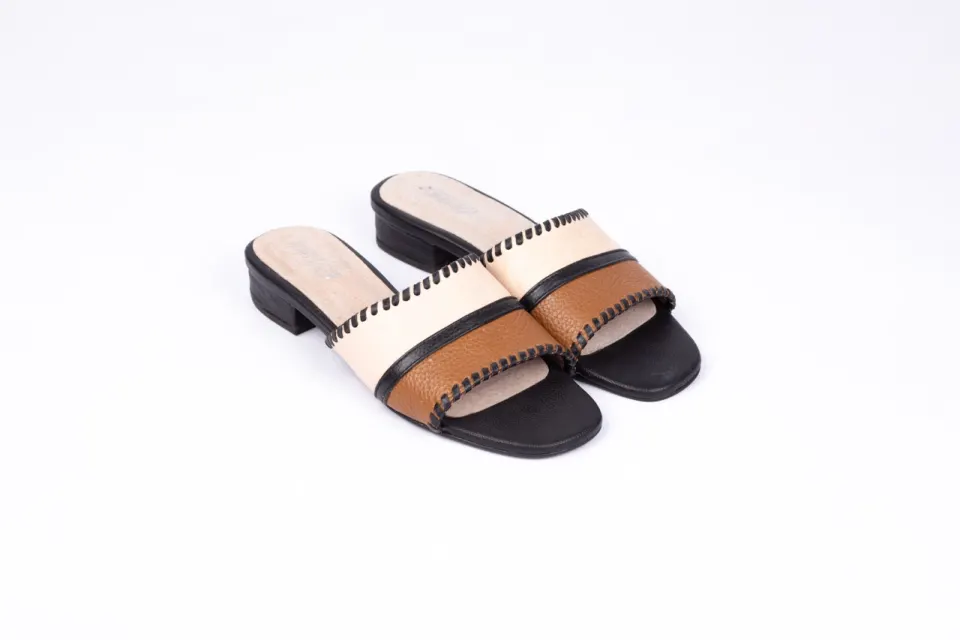 Footwear 15, image 1