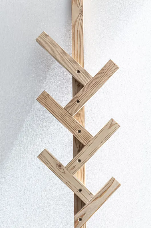 Tombo Hanger, image 2