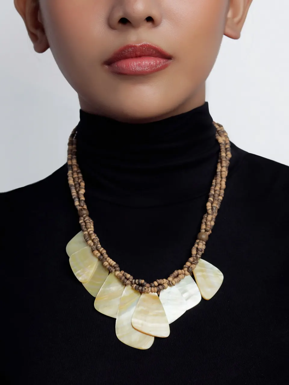 MOTHER OF PEARL TRIBAL W/ WOOD BEADS, image 1