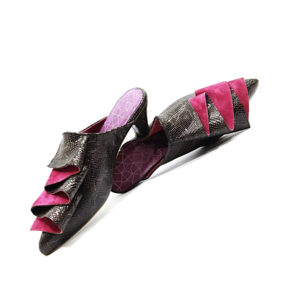 MISS VENEBLE, image 1