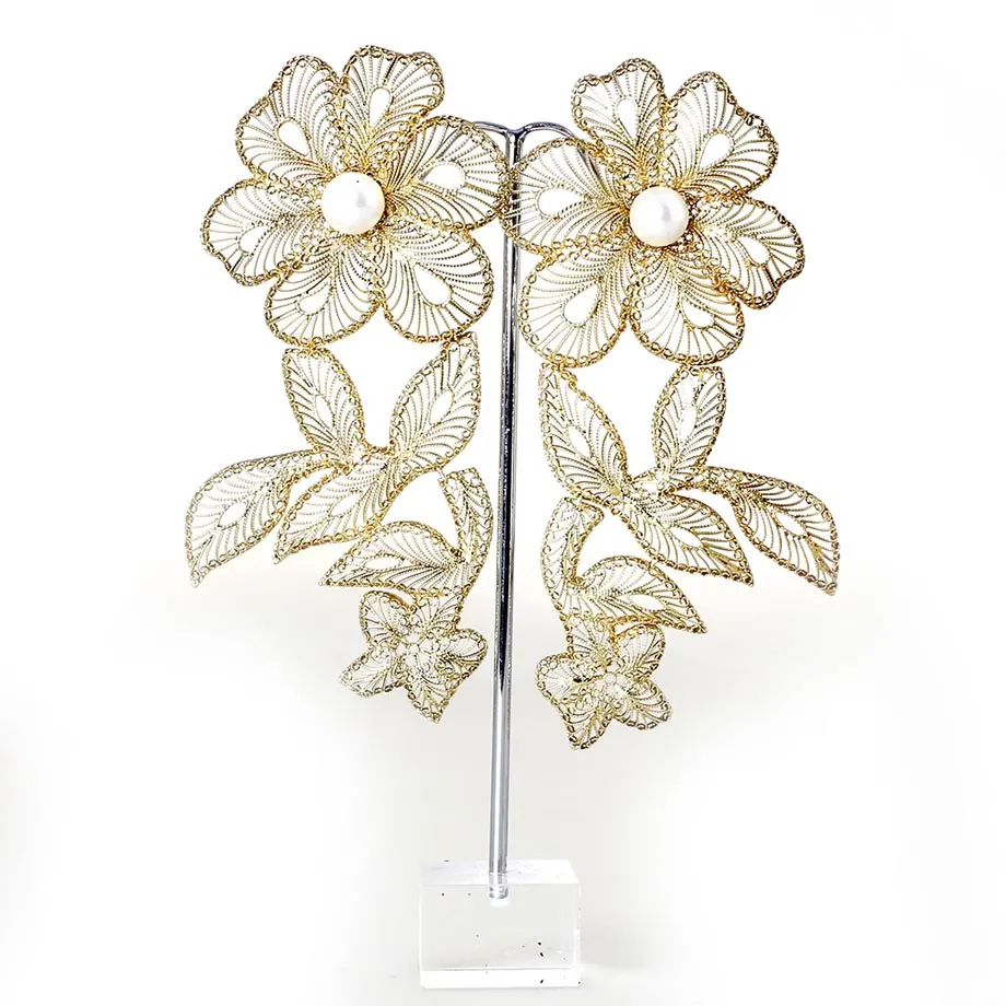 Gumamela Filigree Earring, image 1