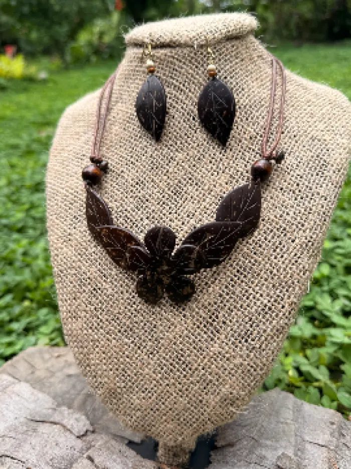 Bloom Collection: Darna Necklace and Earrings Set, image 4
