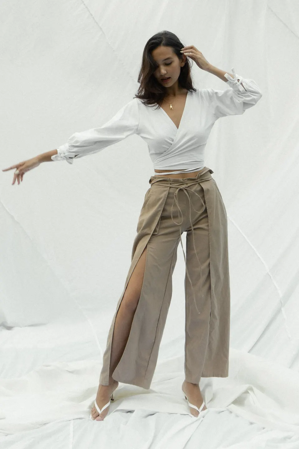 The Therese Trousers in Dune (Chocolate Brown) , image 3