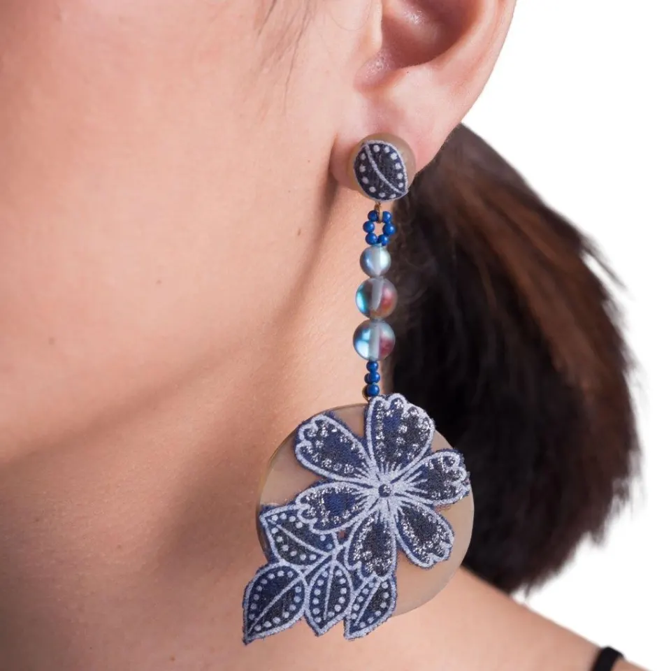 Blue Lace , image 2