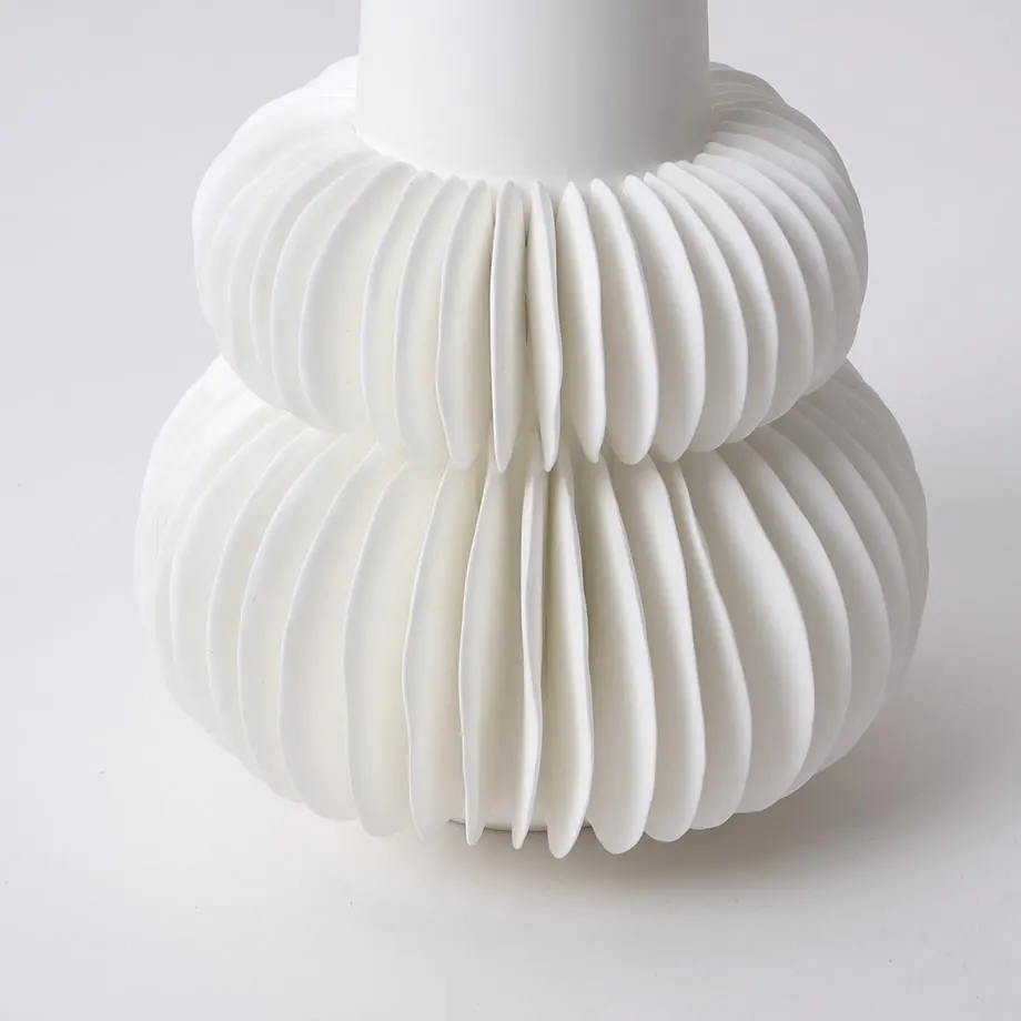 CAPIZ VASE, image 1