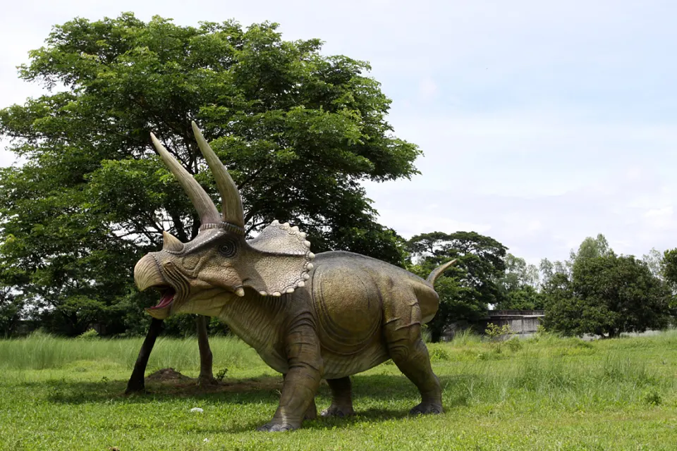 Dinosaur Giant Australovenator, image 7