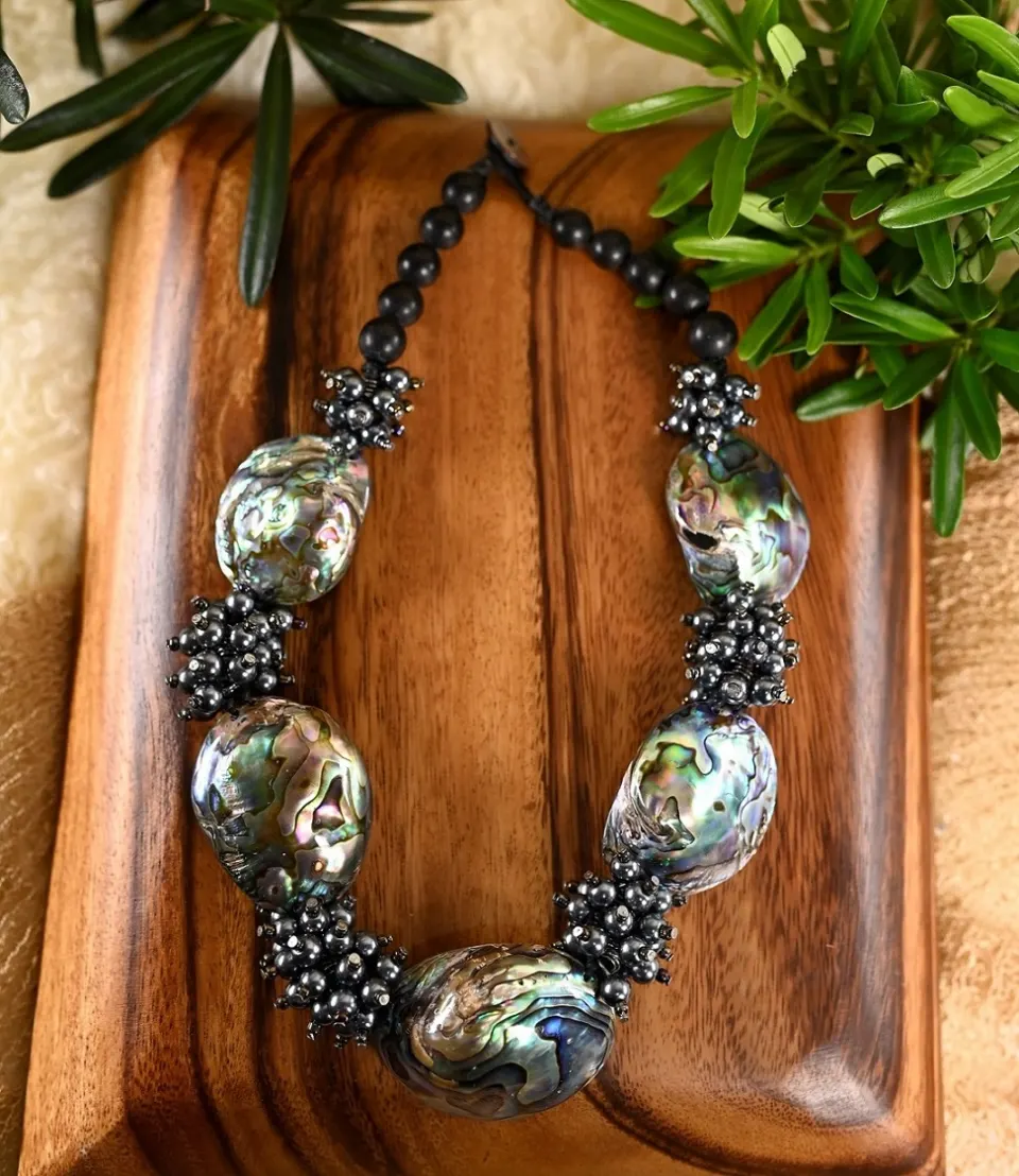 PAUA PUNGOL CHOKER W/ MULTIPLE PEARL, image 4