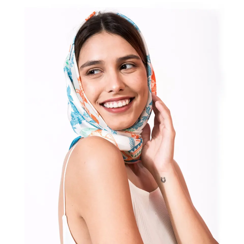 Laro, atbp 90x90 Silk Scarf, image 2