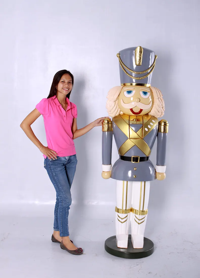 Toy soldiers & Nutcrackers, image 3